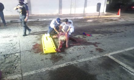 DERRAPA MOTOCICLETA EN ZONA CENTRO