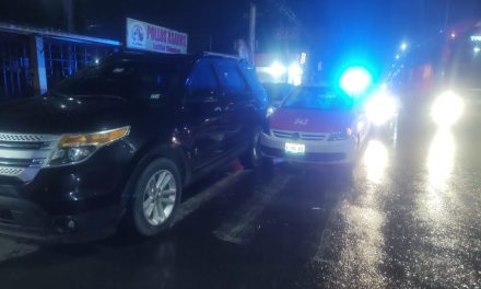 COLISIONA A VEHÍCULO ESTACIONADO