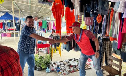 Regidor Juan Gómez Impulsa Desarrollo Comercial en Tianguis del Bicentenario