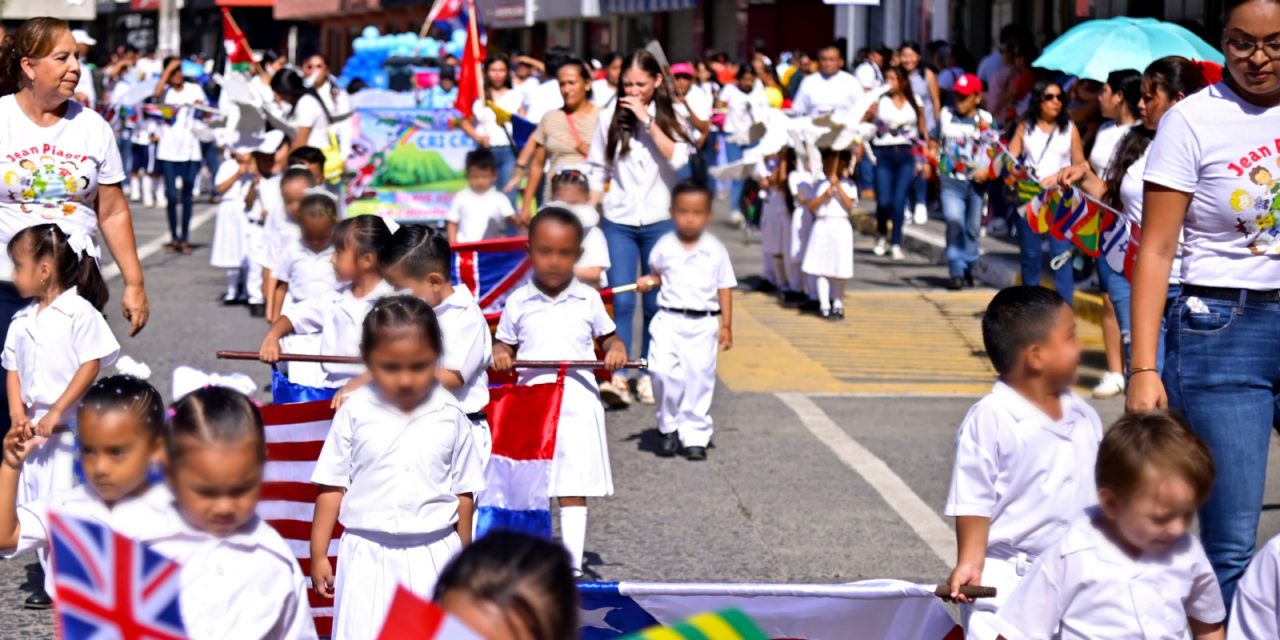 Con desfile, conmemoran 79 aniversario de las Naciones Unidas
