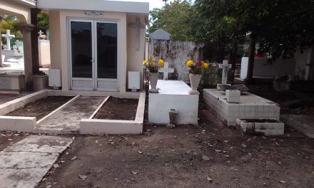 Los cementerios de Tuxpan están listos para recibir visitantes durante la celebración por el Día de Muertos