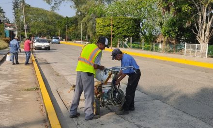 Avanza el balizamiento en calles de mayor movilidad, para seguridad de automovilistas y peatones