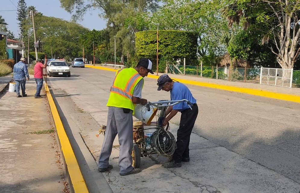 Avanza el balizamiento en calles de mayor movilidad, para seguridad de automovilistas y peatones