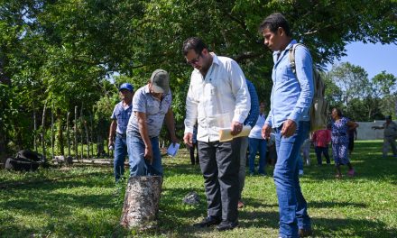 El alcalde Dr. Jesús Fomperoza Torres visitó las comunidades Laja del Tubo y Monte Morelos para atender a las familias del campo