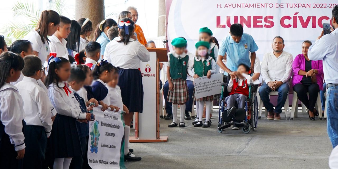 Realizan Lunes Cívico por el Día Internacional de las Personas con Discapacidad