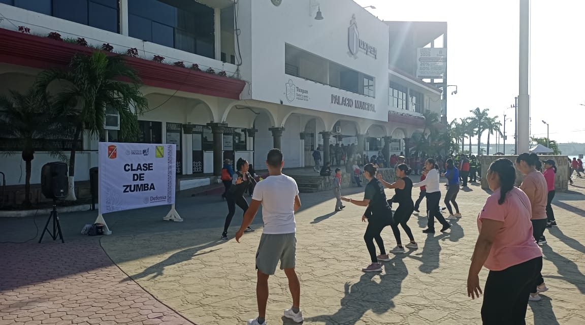 El Ejército Mexicano Promueve el Bienestar Físico y Social con Exitosa Clase de Zumba en Tuxpan Veracruz.