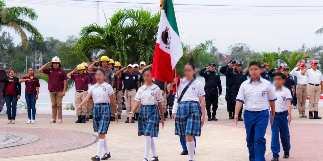 Escuela Primaria Ejercito Nacional participa en Lunes Cívico realizado por el gobierno de Tuxpan
