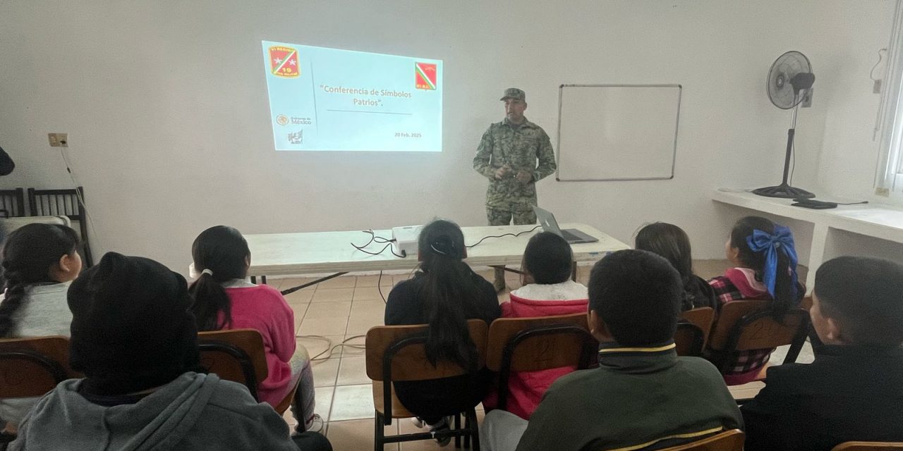 El 51 Batallón de Infantería fomenta el amor a la patria en niños de secundaria en Pueblo Viejo, Veracruz.