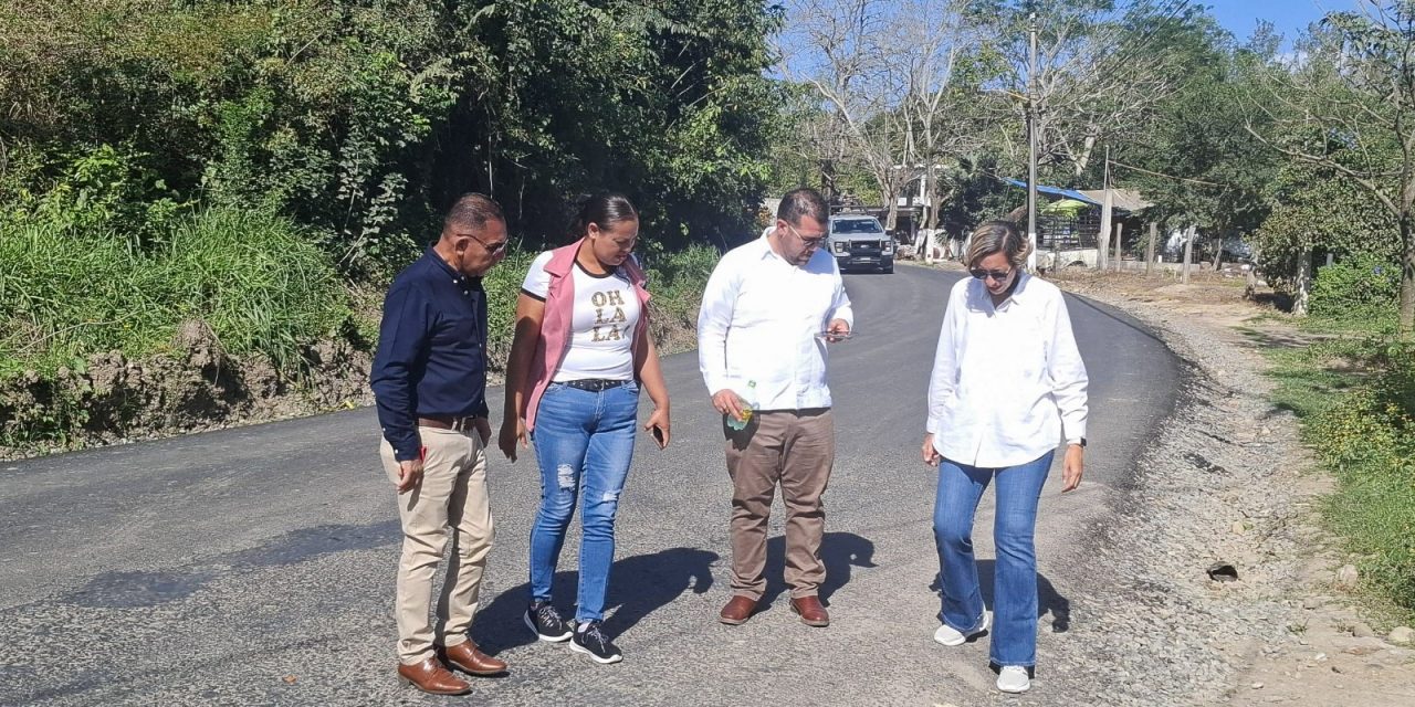 El alcalde Dr. Jesús Fomperoza Torres supervisó los avances de la rehabilitación de calles en Cumbre de Dios y Juana Moza, además del asfaltado en Cruz Naranjos