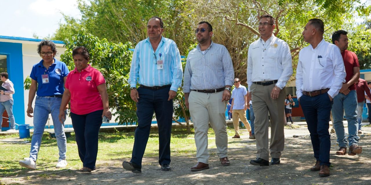 El CETMAR 20 tendrá un moderno techado en su área de usos múltiples y cancha deportiva, anunció el alcalde Dr. Jesús Fomperoza Torres