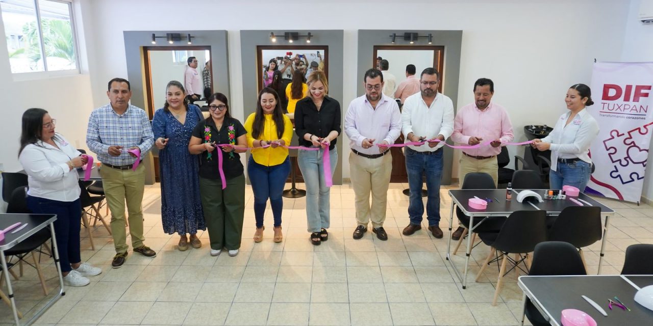 DIF Tuxpan inauguró un moderno Salón de Belleza, donde se impartirán talleres y cursos a quienes deseen aprender o desarrollar habilidades en este ramo