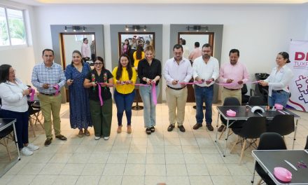 DIF Tuxpan inauguró un moderno Salón de Belleza, donde se impartirán talleres y cursos a quienes deseen aprender o desarrollar habilidades en este ramo