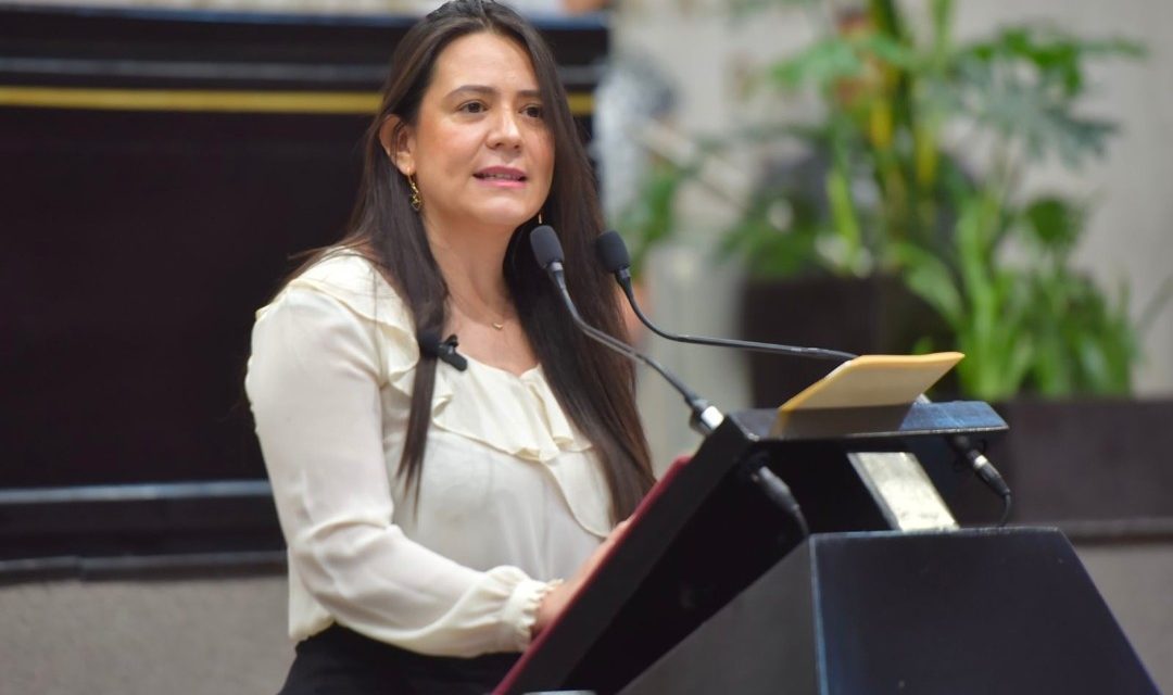 Plantea diputada Montserrat Ortega simplificar trámite de cambio de nombre.
