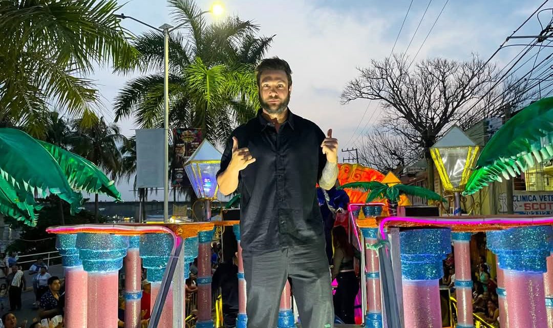 Extraordinario tercer paseo del Carnaval Tuxpan 2025, con la presencia de Nicola Porcella