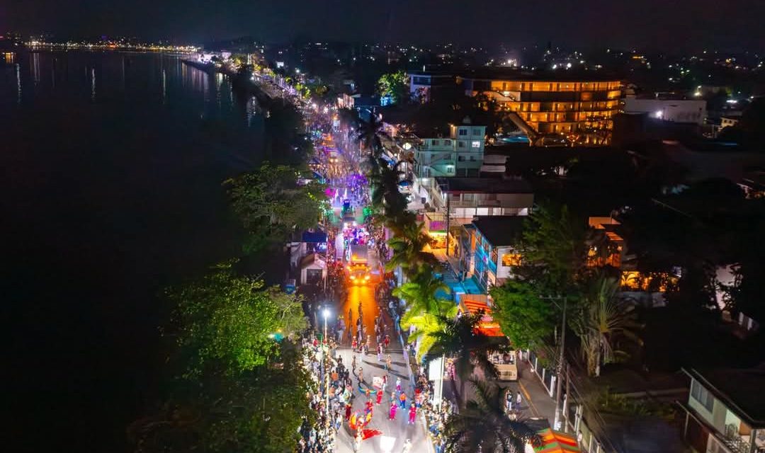 Ante un estadio lleno, La Original Banda El Limón dio un asombroso concierto en el cuarto masivo del Carnaval Tuxpan 2025