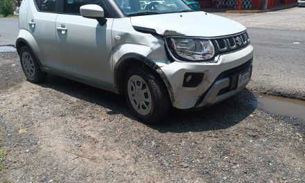 Taxista impactado por alcance por veloz