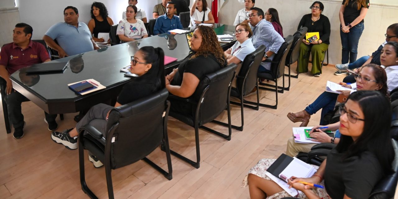 El Ayuntamiento de Tuxpan llevó a cabo el “Taller de Mejora Regulatoria”, dirigido a enlaces del Gobierno Municipal