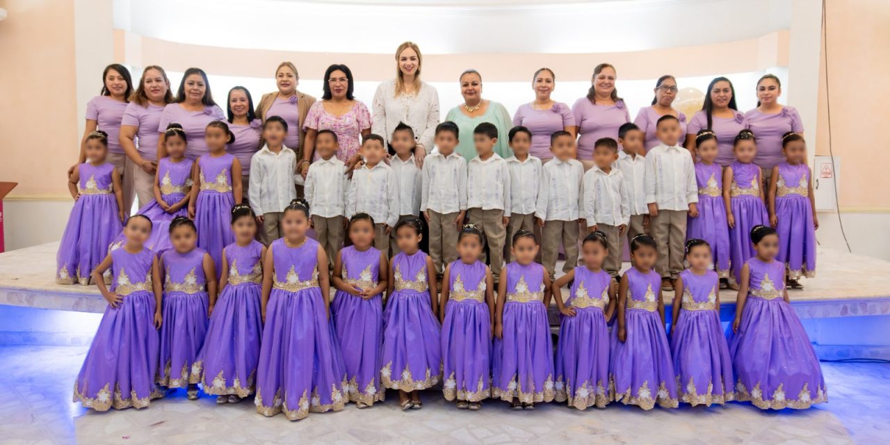 El alcalde Dr. Jesús Fomperoza Torres apadrina graduación de niñas y niños de CAIC del DIF Tuxpan