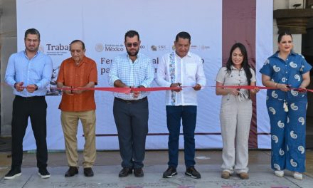 33 empresas ofertaron oportunidades de empleo a jóvenes de Tuxpan y la región, como parte de la Feria Nacional del Empleo para las Juventudes 2025
