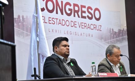 Recibe el Congreso a personas adultas mayores en conversatorio
