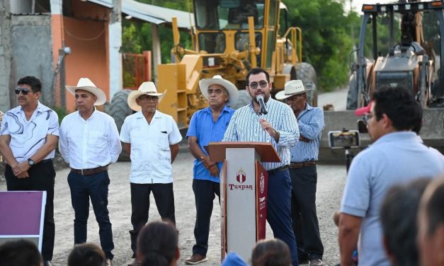 Ayuntamiento de Tuxpan puso en marcha en Tampiquillo la obra de construcción de la carretera tipo D, con concreto asfáltico