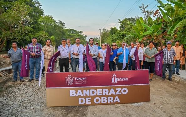 Inicia la construcción de guarniciones y banquetas en calles de las comunidades Ojite y Boca del Monte. El alcalde e integrantes del cuerpo edilicio dieron el banderazo de arranque