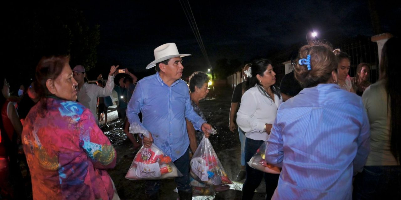 En Álamo, continúa Congreso con la entrega de ayuda para damnificados