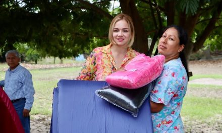 DIF Tuxpan lleva más apoyos emergentes a damnificados