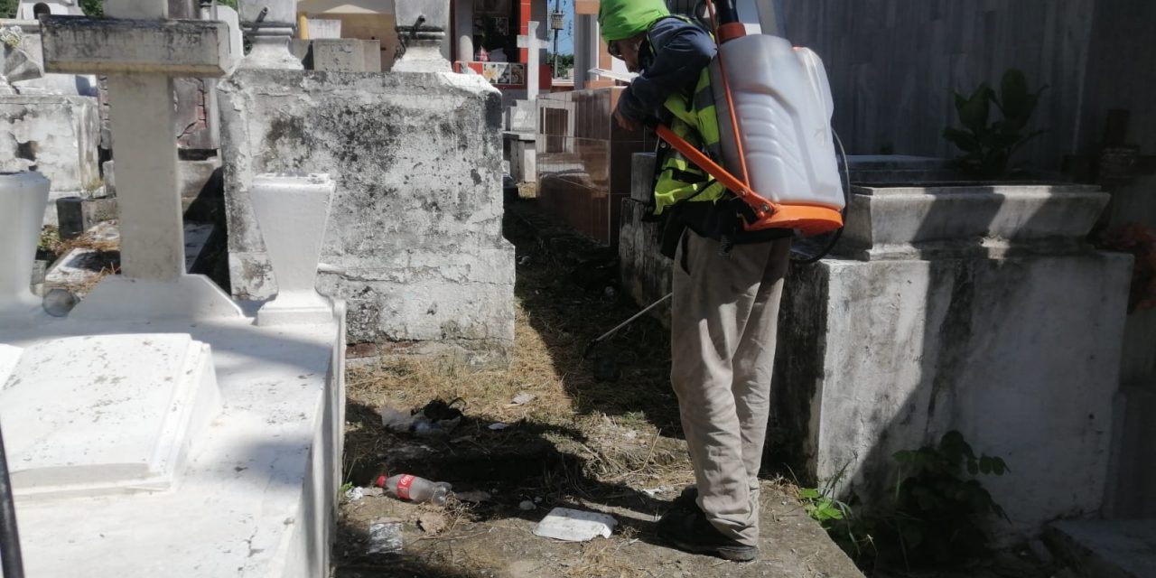 Cementerios de Tuxpan están listos para recibir la visita de miles de personas por la celebración del Día de Muertos