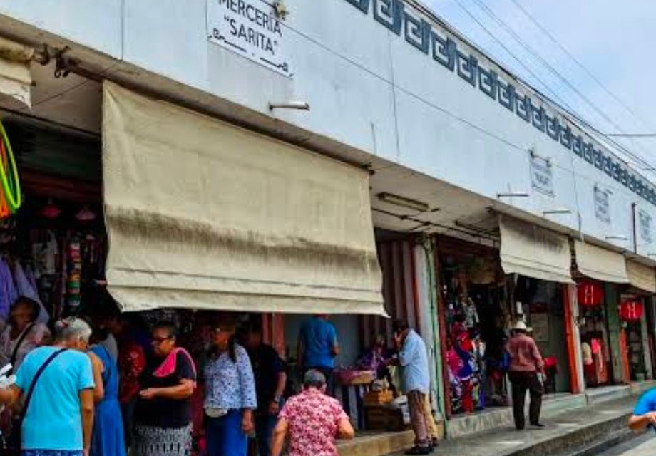 Continúa los trabajos de Limpieza en el Mercado Municipal