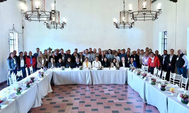 Capacitan Congreso y Orfis a autoridades electas de 51 ayuntamientos de la zona centro