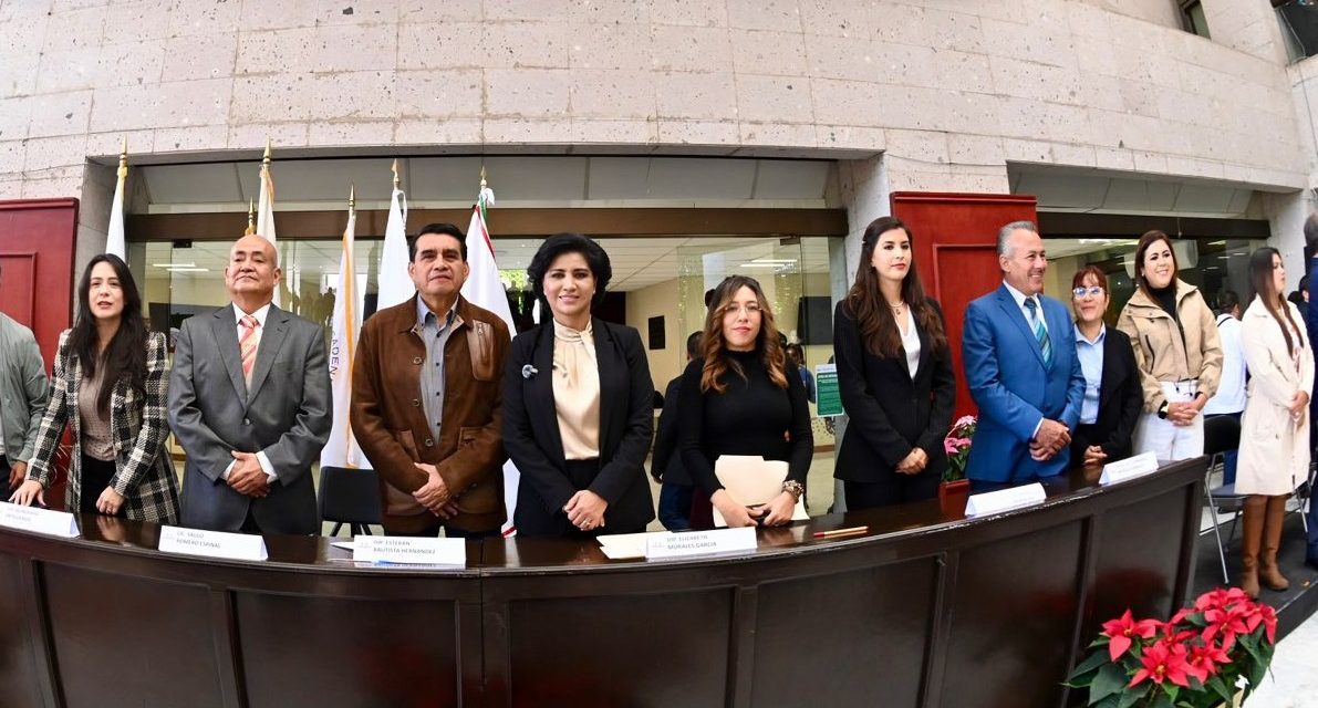 En el Congreso, reconocen a la Delfines Marching Band