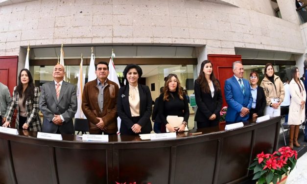 En el Congreso, reconocen a la Delfines Marching Band