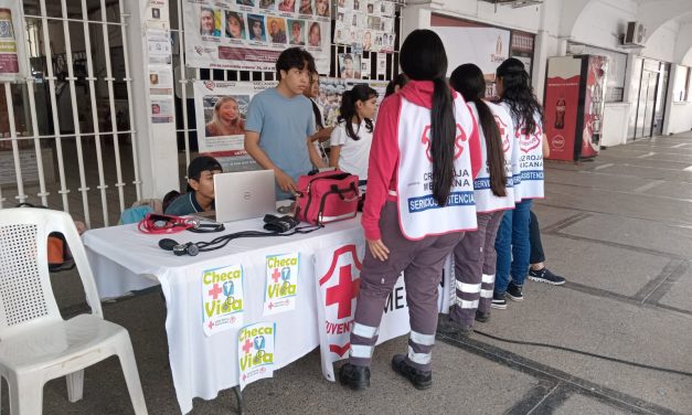 Continúan preparando a jóvenes voluntarios para la Cruz Roja