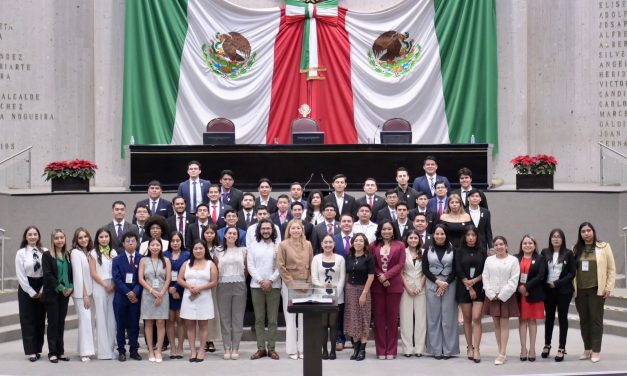 Amplia participación y propuestas sólidas en el XX Parlamento de la Juventud