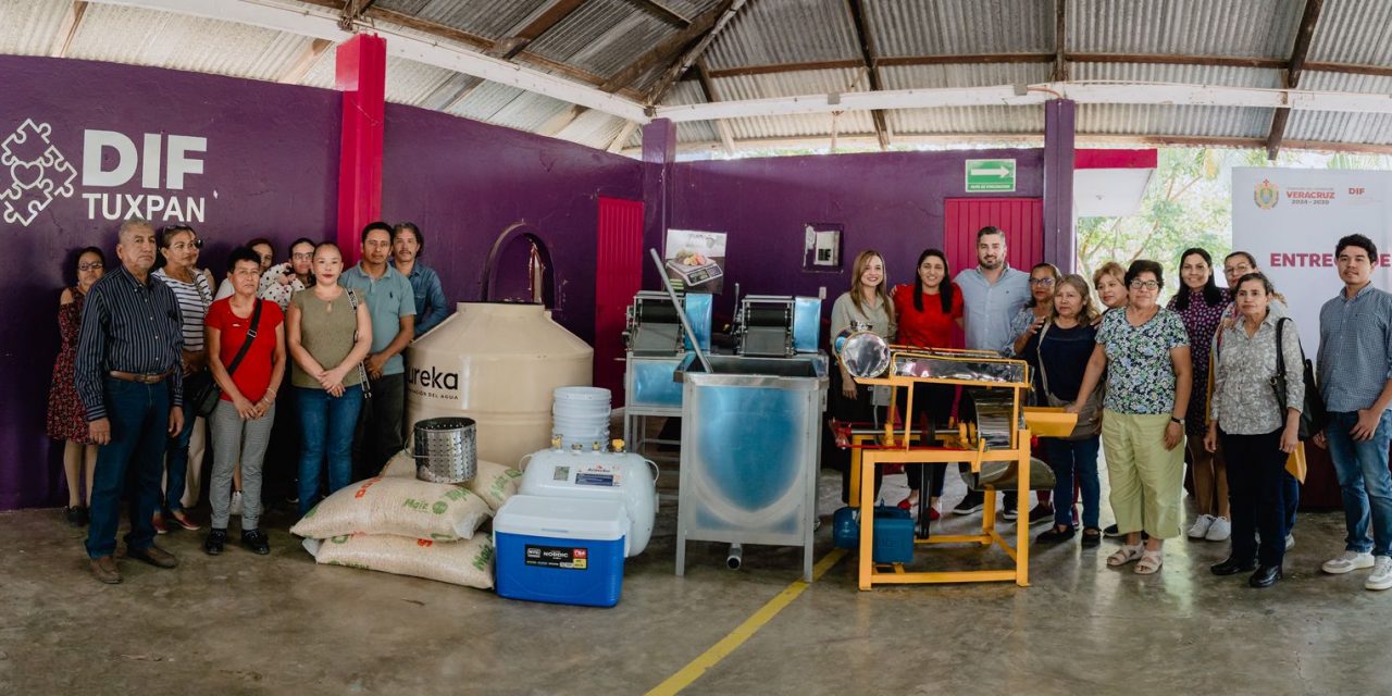 El alcalde Daniel Cortina hace entrega de equipos para el sector tortillero, junto al DIF Municipal.