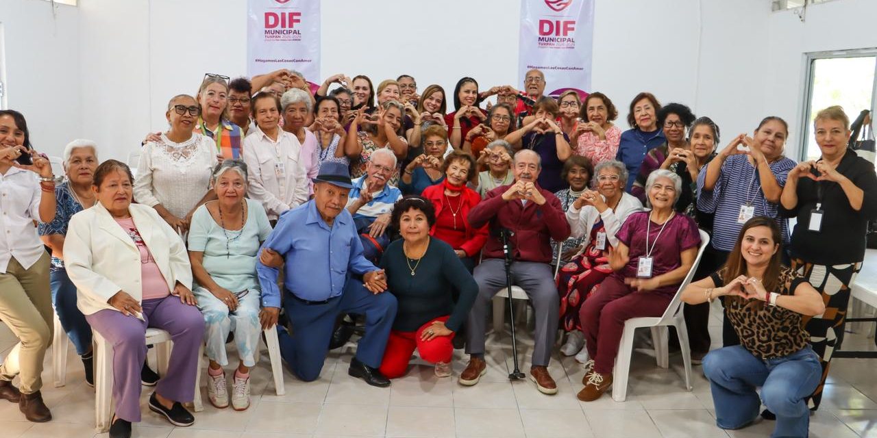 Presidenta del DIF Tuxpan se reúne con clubes del adulto mayor