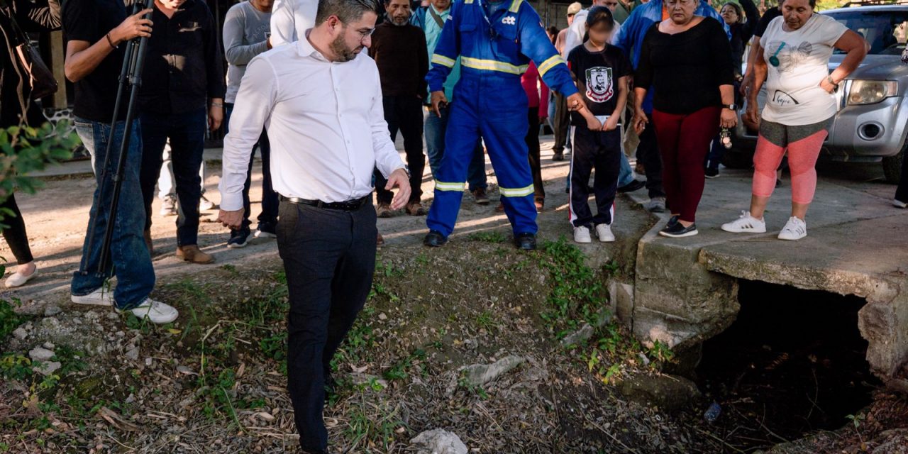 Daniel Cortina recorrió la colonia Anáhuac para escuchar y atender a la ciudadanía