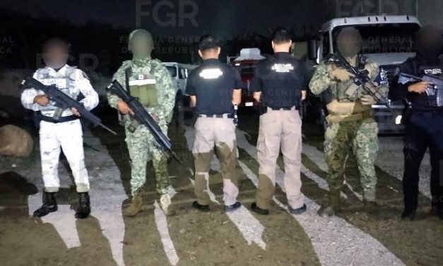 FGR INVESTIGA DELITO DE HIDROCARBURO, TRAS ASEGURAMIENTO DE MÁS DE 10 MIL LITROS EN TUXPAN, VERACRUZ