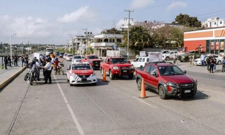 Elementos de Diferentes corporaciones brindando apoyo a los visitantes