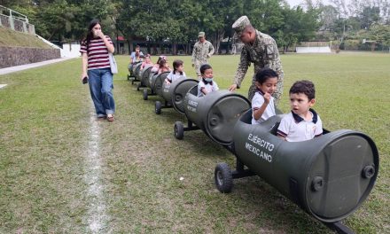 VISITA GUIADA FORTALECE LA CERCANÍA ENTRE EL EJÉRCITO Y LA NIÑEZ TUXPEÑA