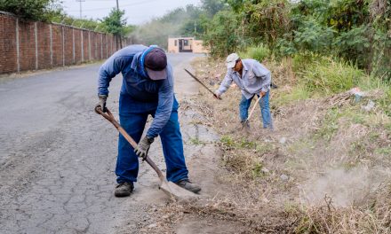 Intensifican labores de limpieza en accesos a la playa previo a Semana Santa