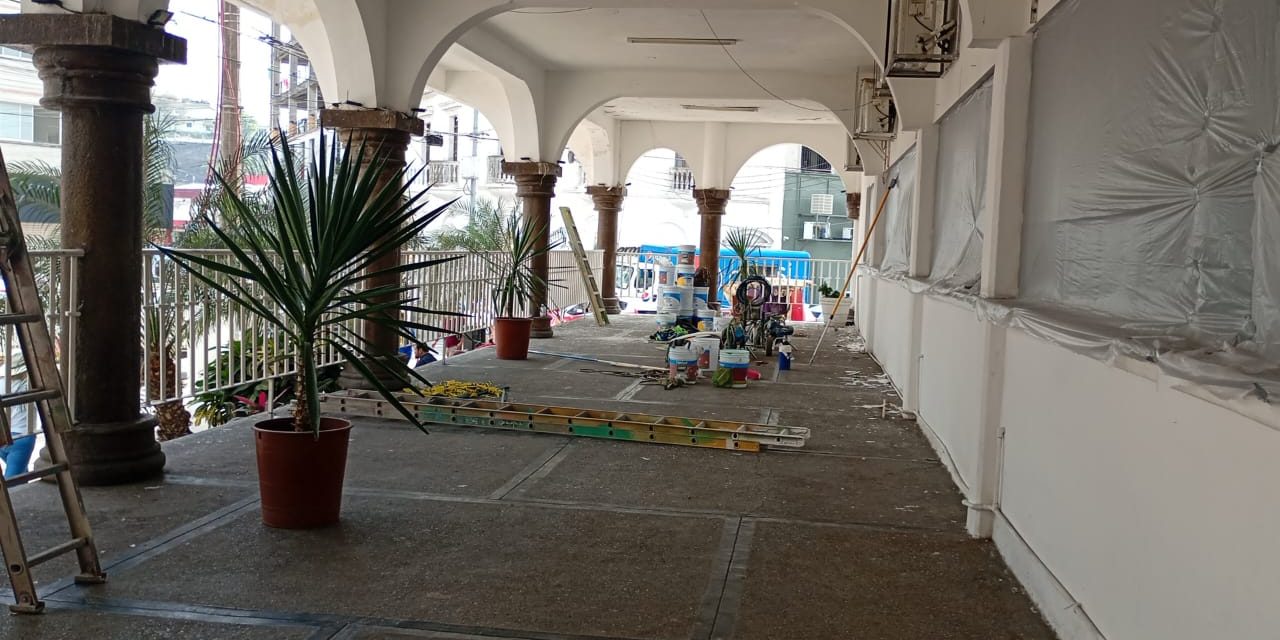 Realizan el Embellecimiento de Pintura en la Presidencia Municipal