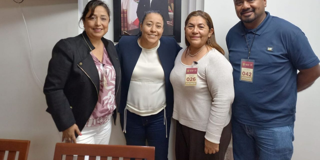 Regidora tercera busca gestión y apoyo para las escuelas de Tuxpan