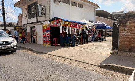 Buscan nuevos espacios tras el retiro de las calles los Ambulantes
