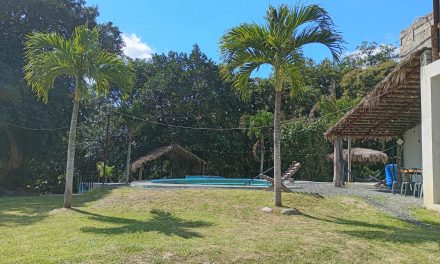 Autoridades médicas invitan a mantenerse hidratado