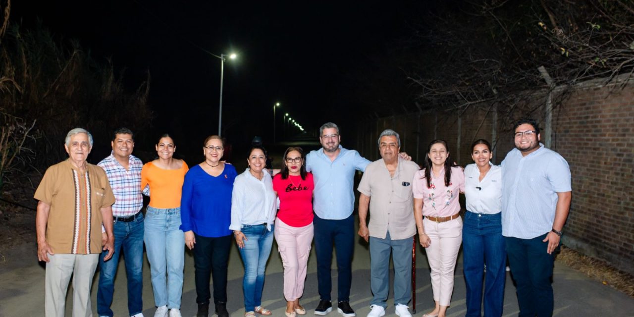 Iluminan acceso principal a Playa Mis Amores: seguridad y bienestar para las familias y turistas