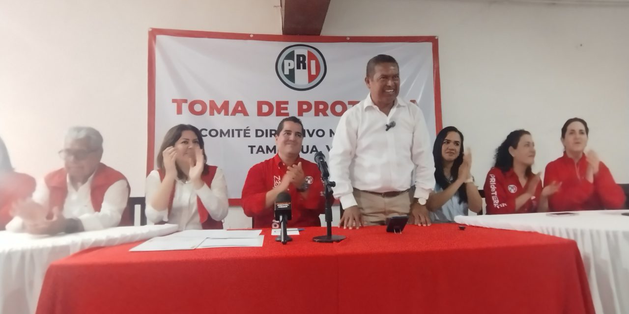 Martín Cristóbal Cruz formaliza su registro como candidato a la alcaldía de Tamiahua