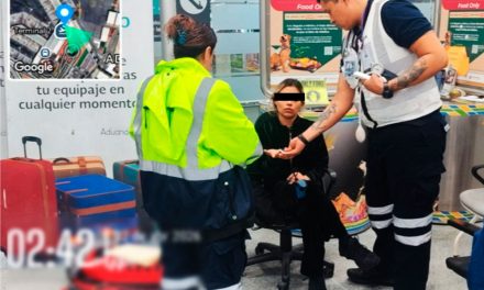 Marina detiene a pasajera extranjera y asegura posible cocaína en el AICM