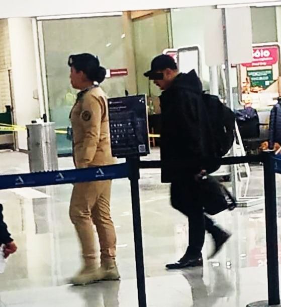 Marina fortalece la seguridad aeroportuaria con aseguramiento de presunta droga en el Aeropuerto Internacional de la Ciudad de México.